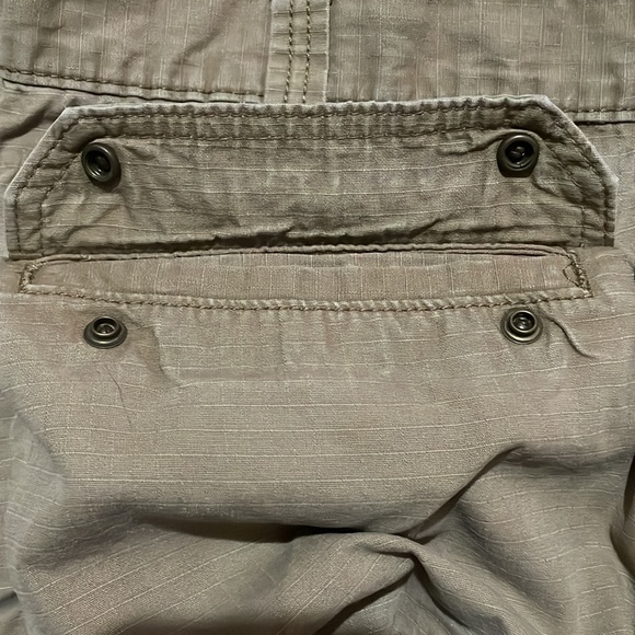 Men’s Carhartt relaxed fit shorts. Excellent used condition. Sz 40 - Picture 10 of 12